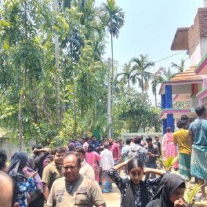 একসঙ্গে পরিবারের ৫ জনকে হত্যা, গোপালগঞ্জের গ্রামটিতে শোকের মাতম