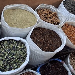 কোরবানির আগে কমেছে মসলার দাম, বেচাকেনাও মন্দ
