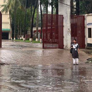 রাজধানীতে থেমে থেমে বৃষ্টি