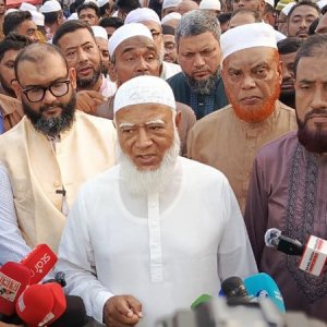 চাঁদাবাজ কারা জানালেন বিরোধীদলীয় নেতা