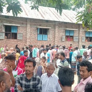 দিনাজপুরে বাবা ও ভাইকে হত্যা করে পালিয়ে গেলো দুই ভাই