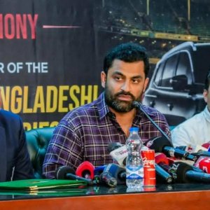 মোটরসাইকেল থেকে এবার অস্ট্রেলিয়া সিরিজে গাড়ি