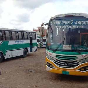 হবিগঞ্জে বাস ধর্মঘট আংশিক প্রত্যাহার