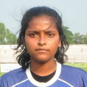 তিন ম্যাচেই হ্যাটট্রিক বিস্ময়বালিকা আলেয়ার