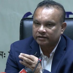 অন্তর্বর্তী সরকার কীভাবে টিকা কেনায় সংকট তৈরি করে ব্যাখ্যা দিলেন বিশেষ সহকারী