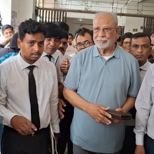 ব্যক্তিগত হাজিরা থেকে অব্যাহতি পেলেন লতিফ সিদ্দিকী