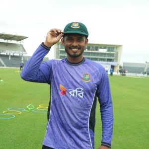 অভিষেকে ২৬ রানে ফিরলেন তানজিদ