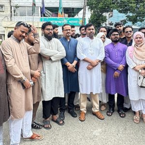 ‘উদোর পিণ্ডি বুধোর ঘাড়ে চাপিয়ে সরকার দায় এড়াতে পারে না’