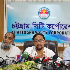 গ্রাফিতি মোছার অভিযোগ ডাহা মিথ্যা: মেয়র ডা. শাহাদাত