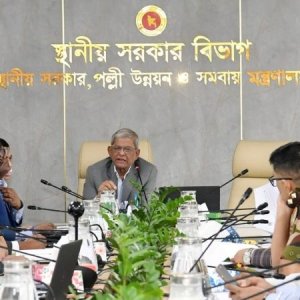 ঢাকার জলাবদ্ধতা নিরসনে কার্যকর উদ্যোগের নির্দেশ এলজিআরডি মন্ত্রীর
