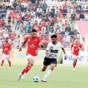 ট্রফির চেয়ে সম্মান বড়, মোহামেডানকে চ্যাম্পিয়ন ঘোষণার আহ্বান কিংসের!