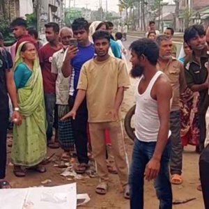 সড়কে প্রাণ হারালেন মোটরসাইকেল আরোহী ২ বন্ধু