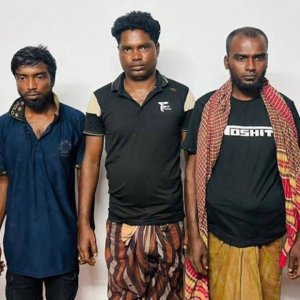 অস্ত্র জমা দিয়ে আবার আত্মসমর্পণ করলেন সুমন-সিদ্দিক