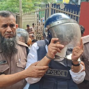 হেলমেট–জ্যাকেটে সালমান এফ রহমানের হাঁসফাঁস, ‘গরমে মরেই যাবো’