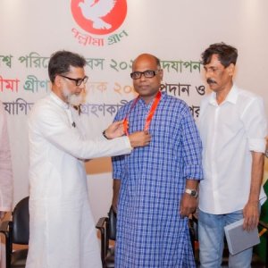 ‘পল্লীমা গ্রীণ স্বর্ণপদক-২০২৫’ পেলেন নদী গবেষক শেখ রোকন 