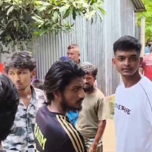 সড়কে মোটরসাইকেল আরোহী ৩ স্কুলছাত্র নিহত
