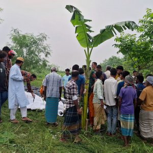 ঈদ করার আশায় বইসা আছে বাড়ির লোকজন, নজরুল মর্গে, আমি থানায়