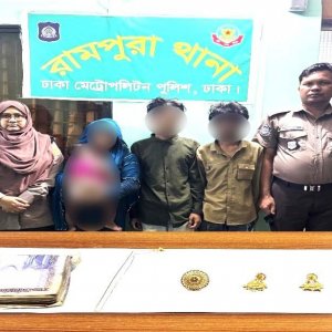 চোরাই স্বর্ণালংকার ও নগদ টাকাসহ ৩ জন গ্রেফতার