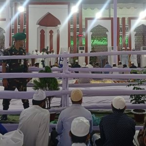 জাতীয় ঈদগাহে আসতে শুরু করেছেন মুসল্লিরা