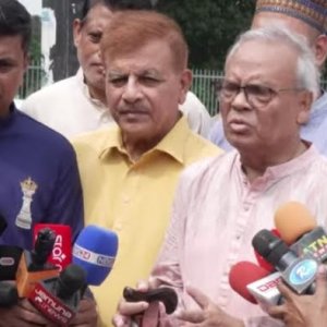 রুদ্ধ পরিবেশের বাইরে মানুষ শান্তিতে ঈদ উদযাপন করছে: রিজভী