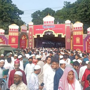 জাতীয় ঈদগাহে নামাজ আদায় করলেন রাষ্ট্রপতি ও প্রধানমন্ত্রী