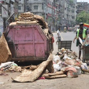 রাজধানীতে শেষ হয়নি কোরবানির বর্জ্য অপসারণ রাজধানীতে শেষ হয়নি কোরবানির বর্জ্য অপসারণ