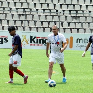 সান মেরিনো ম্যাচের জন্য ২৩ জনের দল ঘোষণা ডুলির