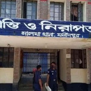বাজিতে লুডু খেলা নিয়ে ঘণ্টাব্যাপী সংঘর্ষ, আহত ১০