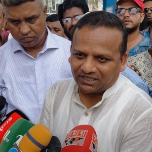 নৌপথে যাত্রীদের নিরাপদে কর্মস্থলে ফিরতে কাজ করছে সরকার: রাজিব আহসান
