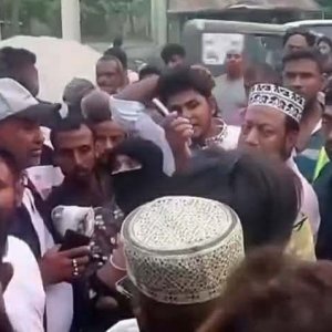এমপি আমির হামজার পরিবারের সদস্যদের ওপর হামলা