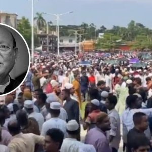 মা-বাবার পাশে চিরনিদ্রায় শায়িত তোফায়েল আহমেদ