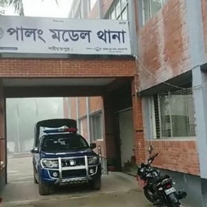 শিশুকে ধর্ষণচেষ্টার অভিযোগে বৃদ্ধকে আটকে গ্রামবাসীর বিক্ষোভ