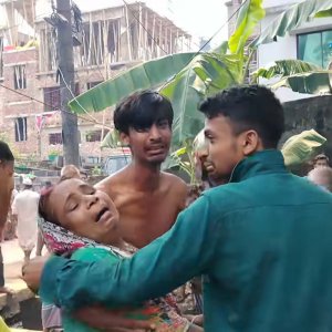 চট্টগ্রামে আগুনে পুড়েছে ১০ বসতঘর