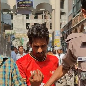 মোহাম্মদপুরে অস্ত্র ঠেকিয়ে ছিনতাই: দুই আসামি রিমান্ডে