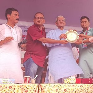 একটি মহল ষড়যন্ত্র করছে, সজাগ থাকতে হবে: গণসংবর্ধনায় মির্জা ফখরুল