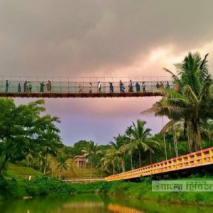 খাগড়াছড়িতে ব্যাপক পর্যটক সমাগম, খুশি ব্যবসায়ীরা