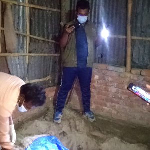 ছোট ছেলে শ্বশুরবাড়ি, বড় ছেলের ঘরের মেঝে খুঁড়ে মায়ের লাশ উদ্ধার