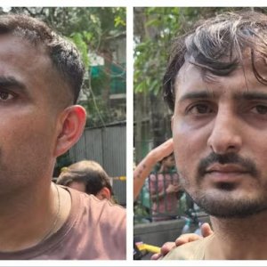 রাস্তায় তোশক আর মুখে মুখ, দিল্লির আগুনে যেভাবে ‘হিরো’ হলেন স্থানীয়রা