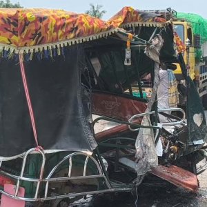 বাবা-মেয়েসহ ইজিবাইকের ৩ যাত্রী নিহত