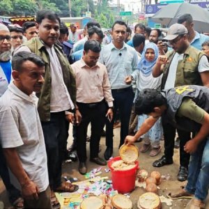 বগুড়ায় দই বিক্রি করে ৫০ হাজার টাকা জরিমানা গুনলেন ব্যবসায়ী