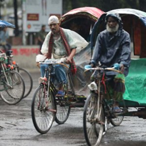 দিনভর ভ্যাপসা গরমের পর রাজধানীতে স্বস্তির বৃষ্টি