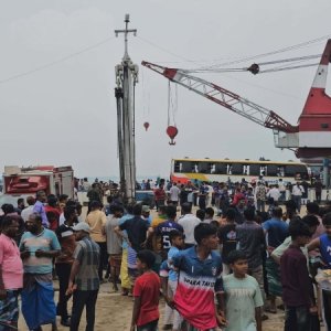 ‘আল্লাহ আমাদের বাঁচিয়েছেন, ২০ সেকেন্ড দেরি হলে সবাই শেষ হয়ে যেতো’