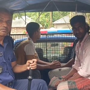 তরুণীকে বাড়ি থেকে তুলে নিয়ে সংঘবদ্ধ ধর্ষণের অভিযোগ, আটক ৩