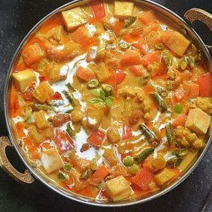 পুষ্টি ও স্বাদে ভরপুর নবরত্ন তরকারি