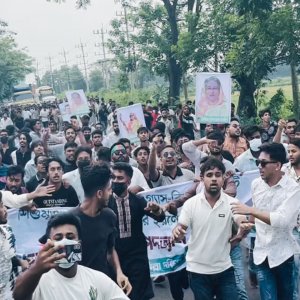 নিষিদ্ধ ছাত্রলীগের ৪৫ নেতাকর্মীকে ধরে পুলিশে দিলো ছাত্রদল
