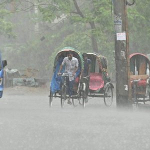 আজ কয়েক স্থানে হবে বৃষ্টি, তাপমাত্রা বাড়বে নাকি কমবে?
