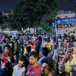 মামলা নিতে ১০ হাজার টাকা দাবি, লাশ নিয়ে থানা ঘেরাওয়ের পর এসআ