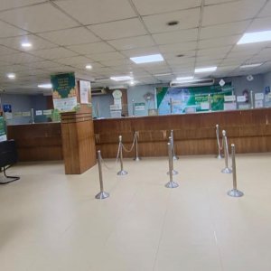 ইসলামী ব্যাংকে দুই ঘণ্টার ‘কলম বিরতি’, সেবা কার্যক্রমে স্থবি