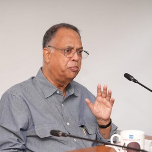 পারমাণবিক বিদ্যুতের যুগে প্রবেশে নিরাপদ ও স্মার্ট বিদ্যুৎব্য
