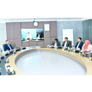 সম্পাদকদের যা জানালেন গভর্নর
